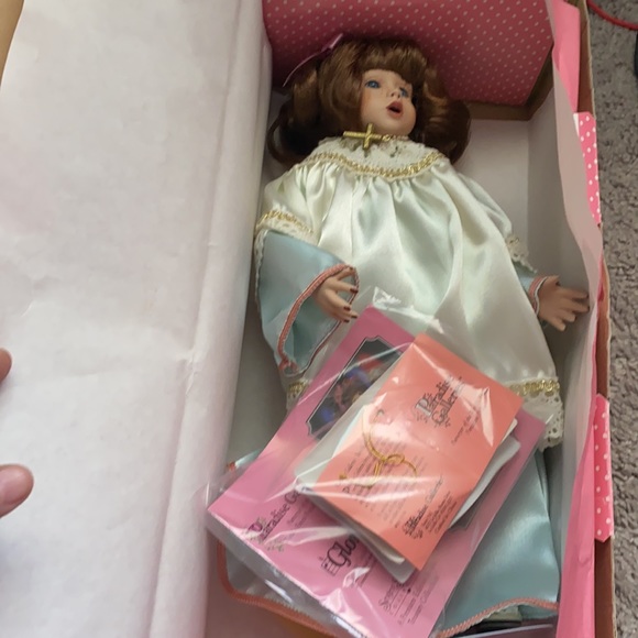 Treasury Collection singing sweetheart 14” Gloria doll - Picture 14 of 15